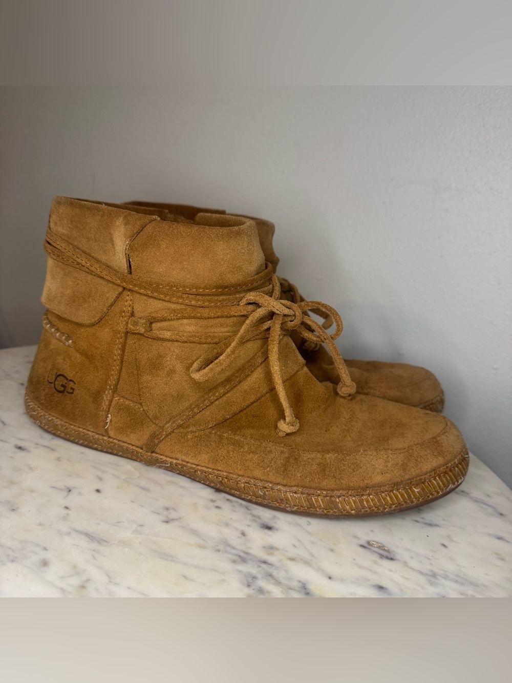 Ugg Reid Boots Size 9.5 M brown Suede
Inner Zip shoes